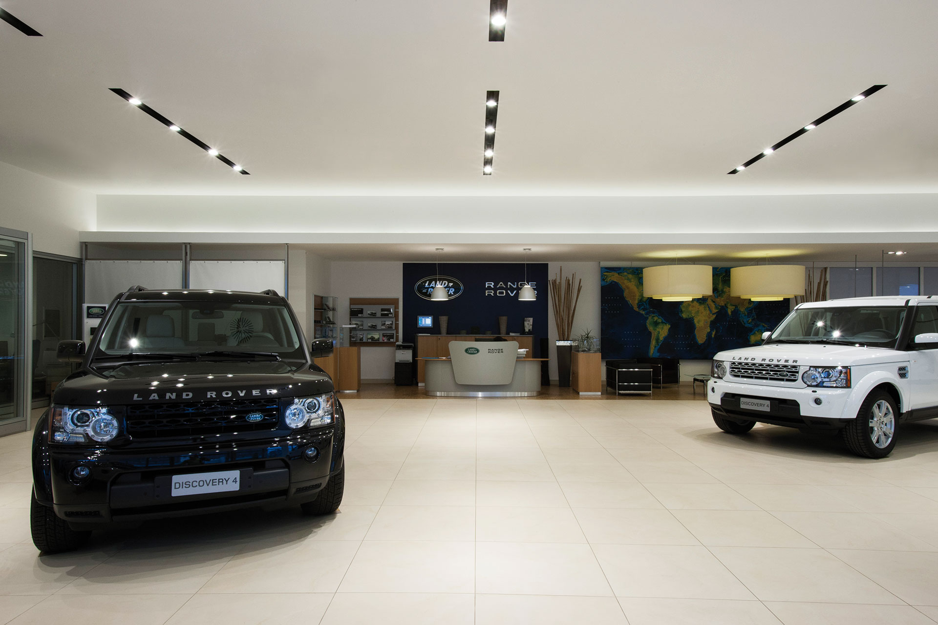 Range Rover & Mazda image